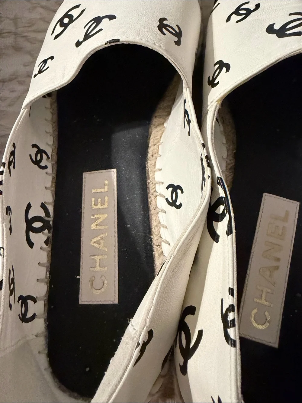 Chanel White & Black CC Espadrille Flats With shoe bags and box Used 4x